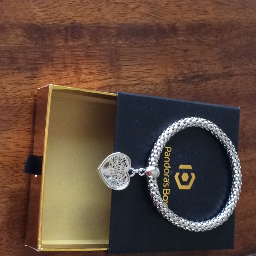 Pandora silver heart bracelet brand new